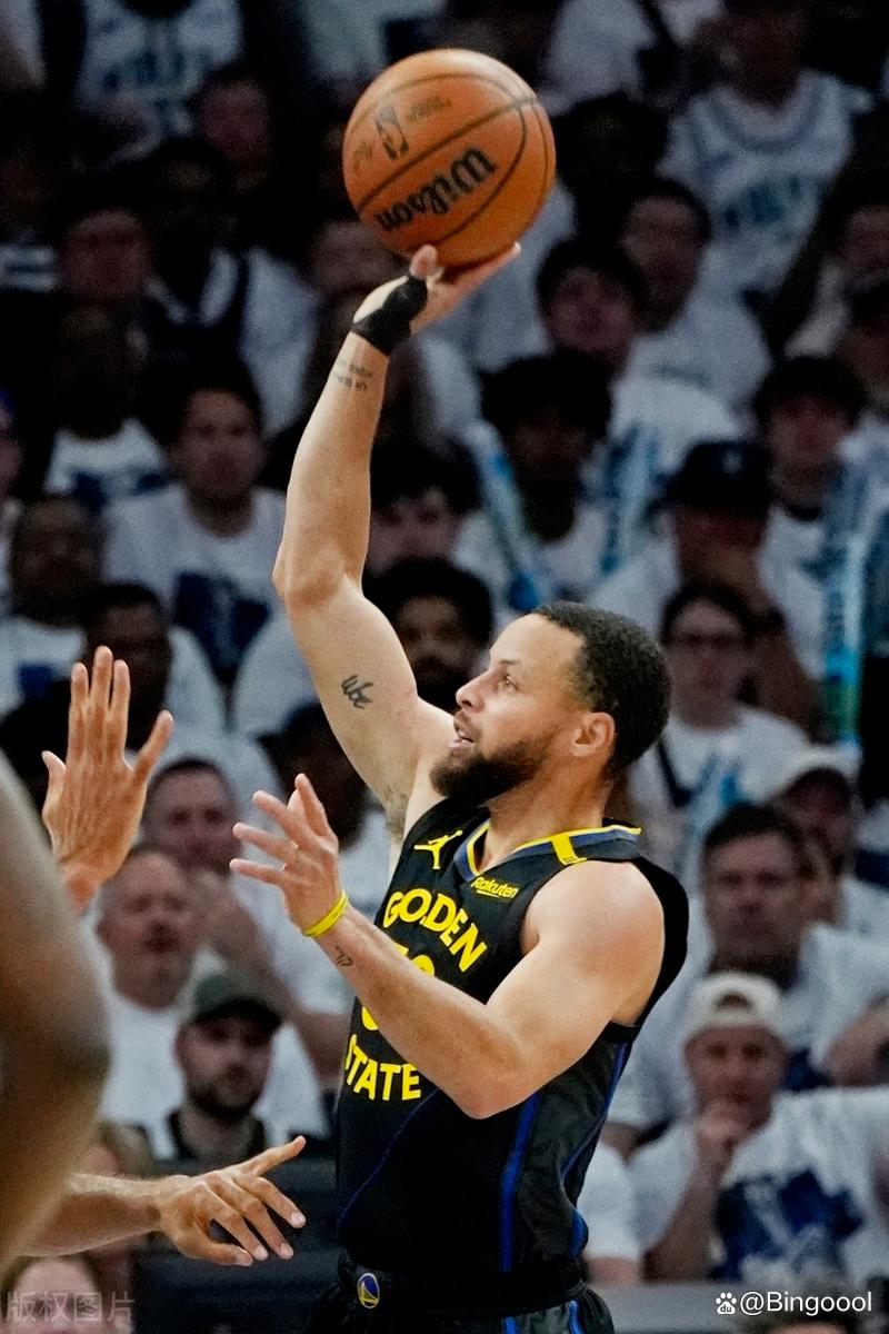 四川队鏖战爵士,库里状态火热 四川队鏖战爵士,库里状态火热