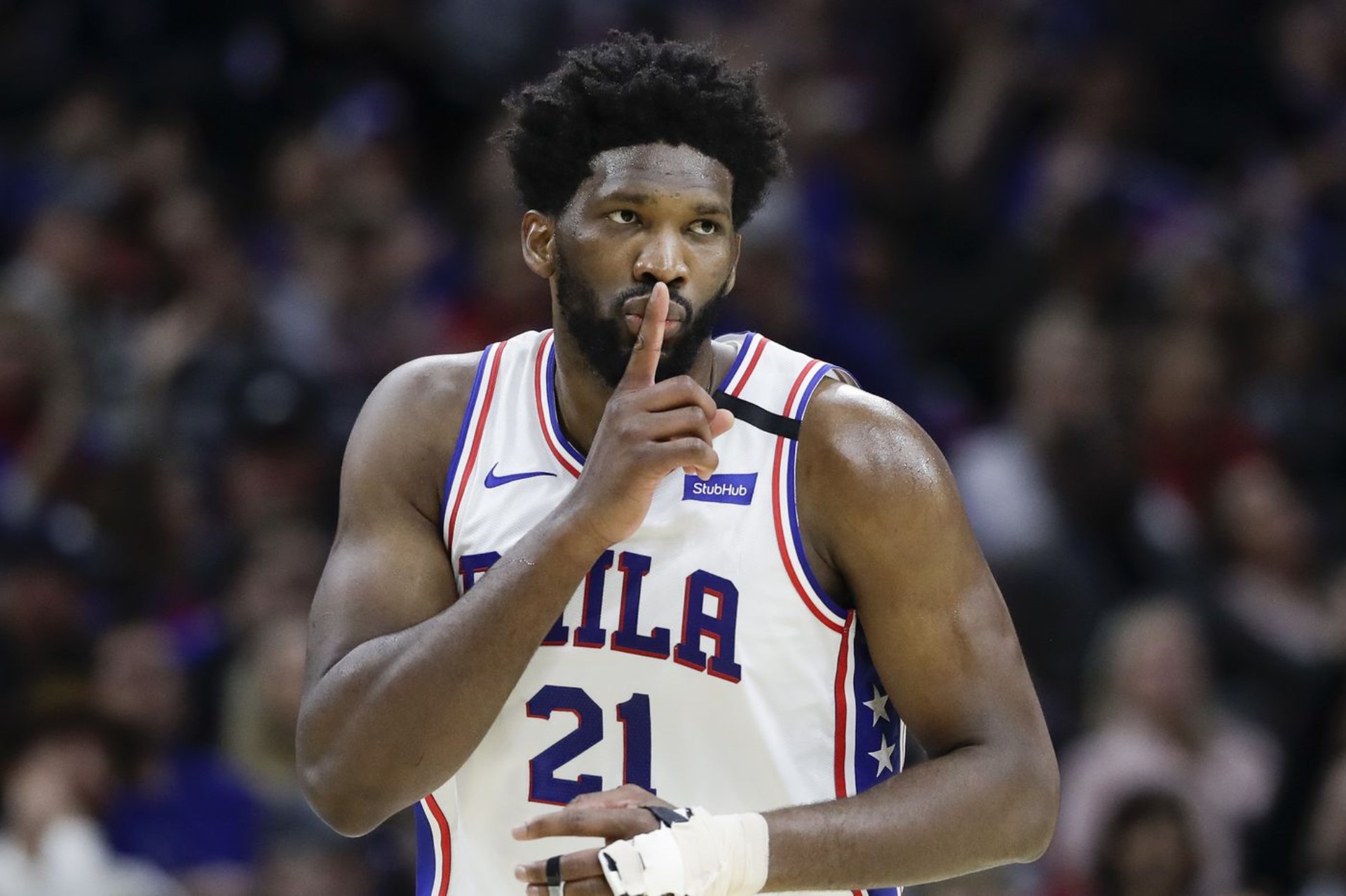 76人轻取灰熊,恩比德状态火热 76人轻取灰熊,恩比德状态火热