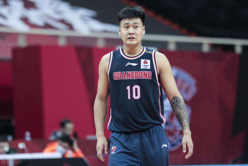 北京队逆转广东队，浓眉哥刷新纪录